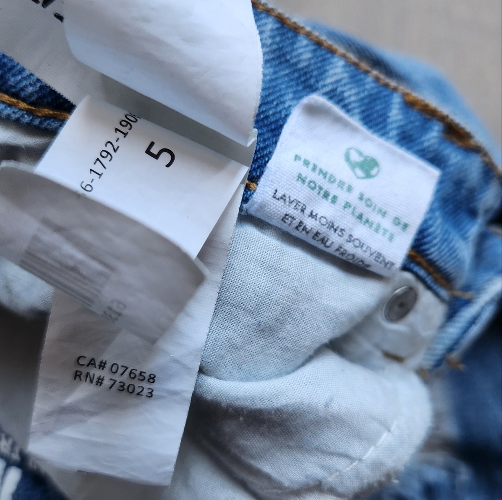 Mom Ultra High Rise Jeans, Ripped Size 5‎ Euc - Picture 7 of 9